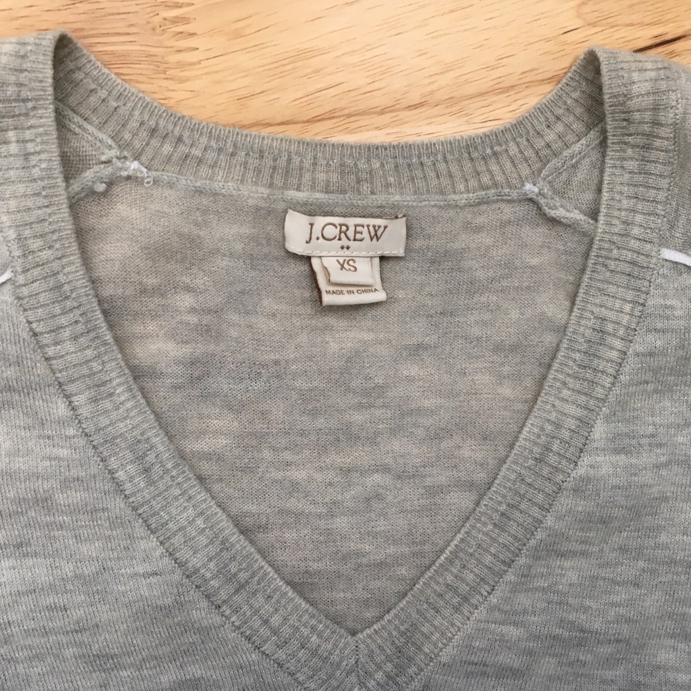 J.Crew Women's V-neck Sweater, Gray, Size XS - Picture 3 of 4